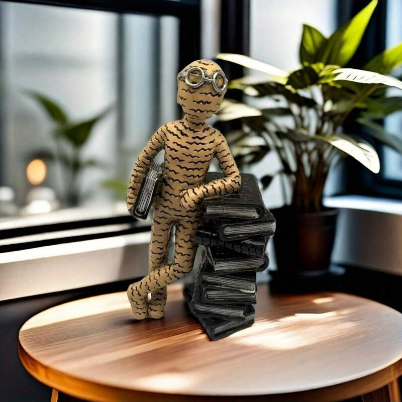 Synthetic Resin Reader Figurine Decoration